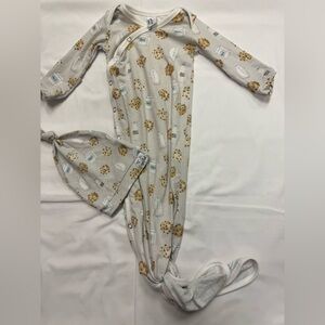 Copper Pearl milk and cookies gown with Hat